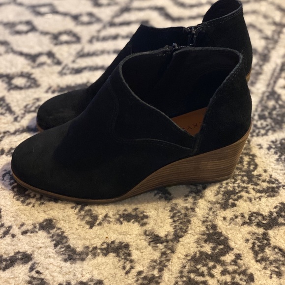 Lucky Brand wedge ankle boots 7.5 - Picture 3 of 8